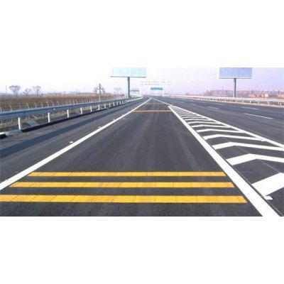 高速公路劃線工程價(jià)格解析及其在交通安全設(shè)施工程中的核心地位