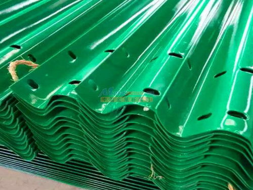 選擇專業(yè)公路鍍鋅兩波防護(hù)欄廠家的關(guān)鍵考量